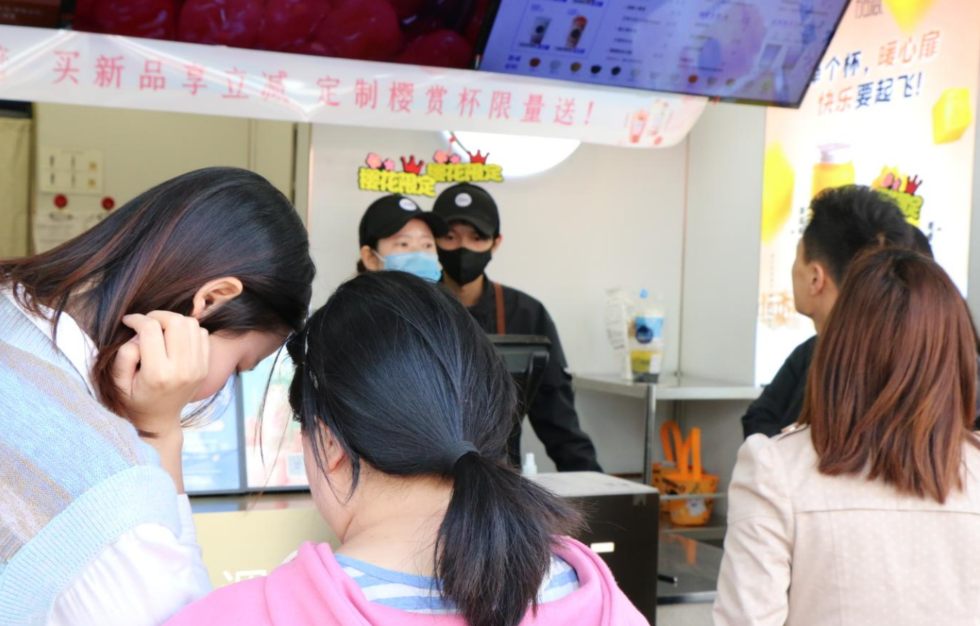 彩名堂奶茶：一家奶茶店的发展需要重点关注哪两个问题